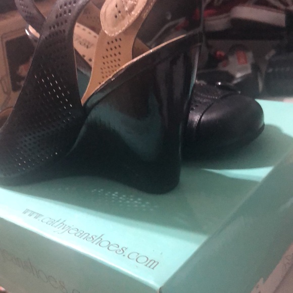 Kenneth Cole reaction wedge heel - Picture 6 of 8